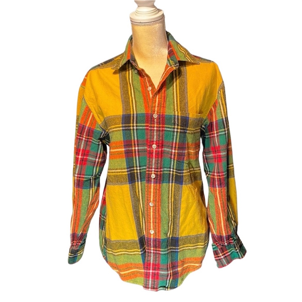 Gap Flannel Plaid Shirt size Small pre worn it’s a man’s shirt